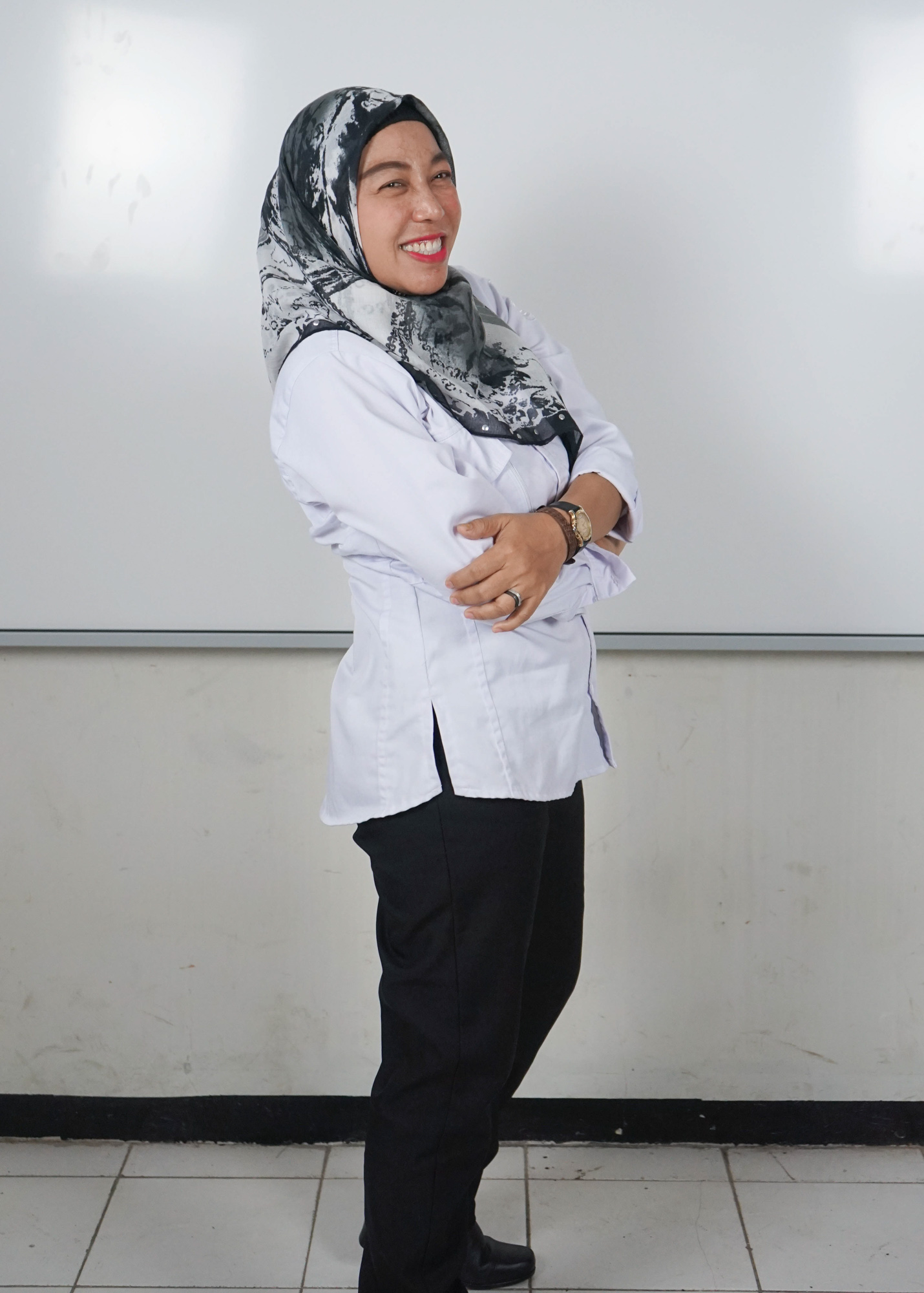 Bu Lidia - Staff Name - SMAN 21 Bandung class 2025